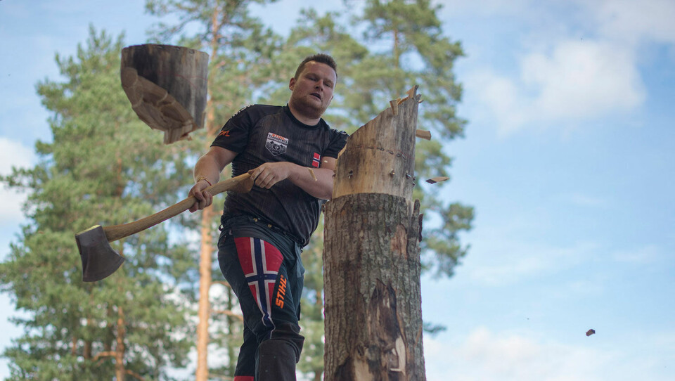 Vebjørn Bleka Sønsteby (23) fra Ringsaker er en av de lovende norske tømmersportsutøverne, som blant annet konkurrerer i den krevende øvelsen Springboard. Vebjørn Bleka Sønsteby (23) fra Ringsaker er en av de lovende norske tømmersportsutøverne, som blant annet konkurrerer i den krevende øvelsen Springboard.