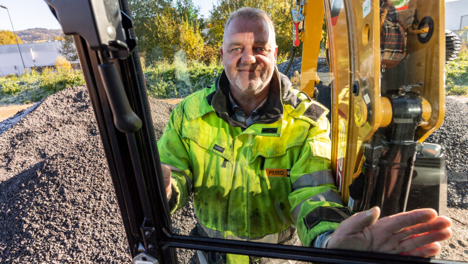 Jon Granlund i Pon Equipment viste stolt fram minigraveren Cat 301.8 Jon Granlund i Pon Equipment viste stolt fram minigraveren Cat 301.8