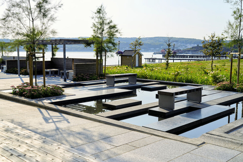 Til dette flotte uteanlegget i Larvik er det brukt larvikitt.
