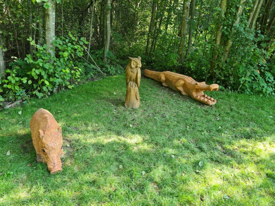 Treskulpturene er gitt til Bydel Stovner av Bymiljøetaten.