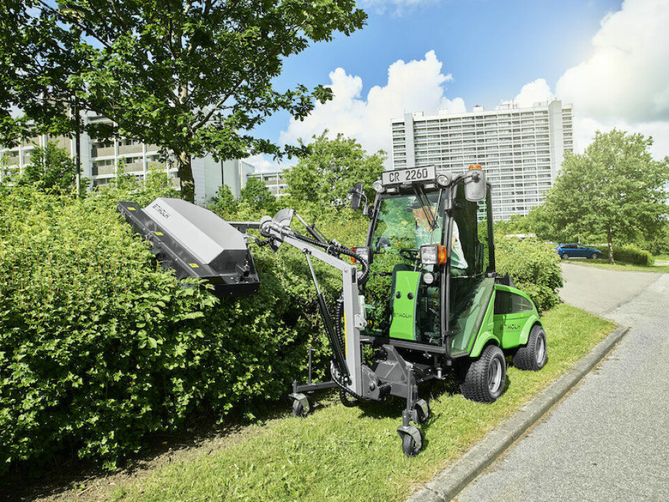 Med en City Ranger 2260 kan du for eksempel stusse hekken fullstendig maskinelt.