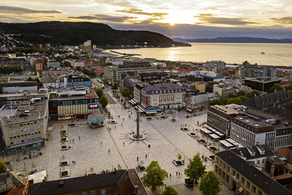 Torvet i Trondheim – fra rundkjøring til bilfri møteplass Torvet i Trondheim – fra rundkjøring til bilfri møteplass