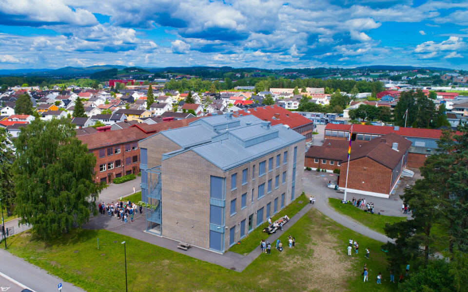 IKKE HELT ET SKOLE-EKSEMPEL: Harmonisk og stedstilpasset, men… Lillestrøm videregående skole gikk helt til topps i konkurransen mens Bingen Lenseminneforening fikk hederlig omtale. Hederspris og hederlig omtale i Lillestrøm