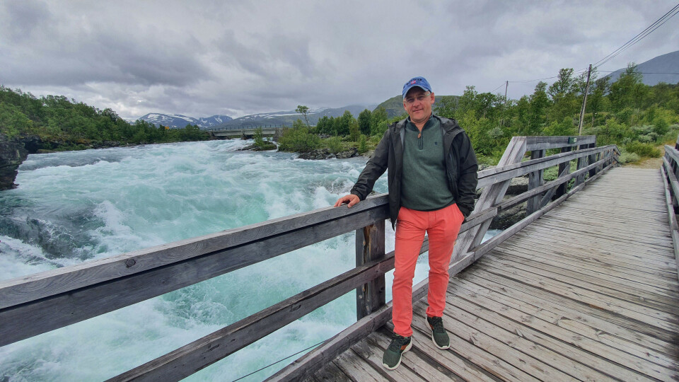 – Statsforvalteren misforstod fullstendig, sier Tore D. Carlsen som nå er glad for at søknaden hans om å lage et nytt produksjonsareal for jord endelig er innvilget. (Foto: Privat) – Neste sommer står kanskje ny fabrikk klar