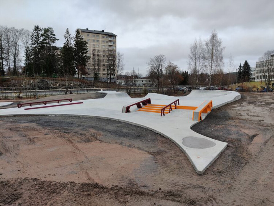 Snart vil det være folksomt her på Bøler Betongpark som skal være oppe for elevene på Bøler skole og for andre i lokalmiljøet. (Foto: Betongpark AS.) Buer og bump i Bøler Betongpark