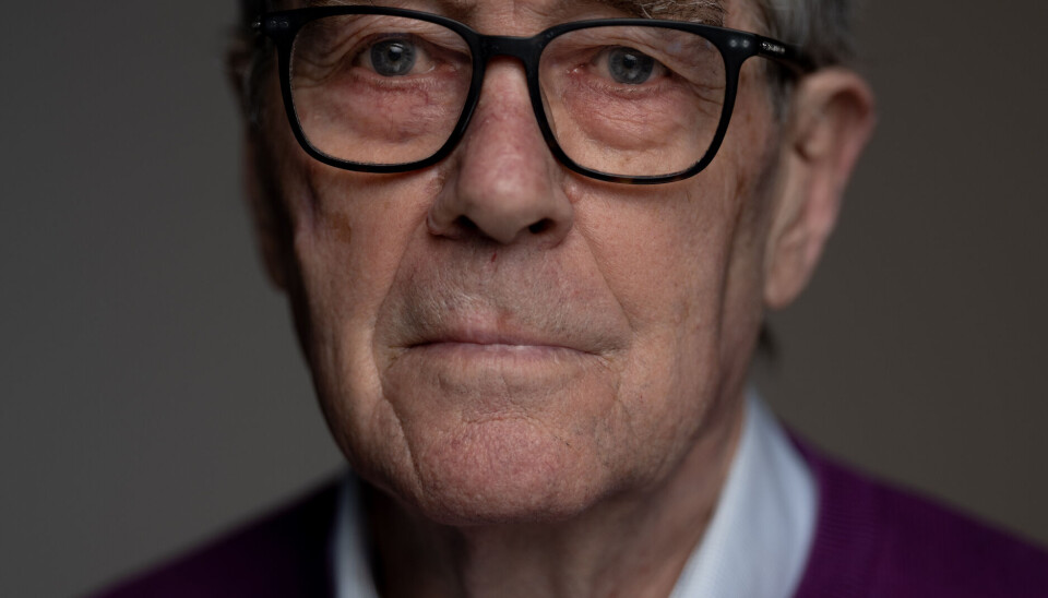 Arne Grønlund er pensjonert jordforsker, oppvokst på et småbruk i Nord-Norge, og har allsidig kunnskap om mange former for jordbruk. Han er også sivilagronom med spesiell interesse for jord i klima-sammenheng og har deltatt i tallrike utredninger om bæredyktig landbruk og klimagassutslipp fra landbruket. Han har hatt en særlig interesse for myr og tilbakeføring av dyrket myr til en naturlig tilstand ved restaurering.