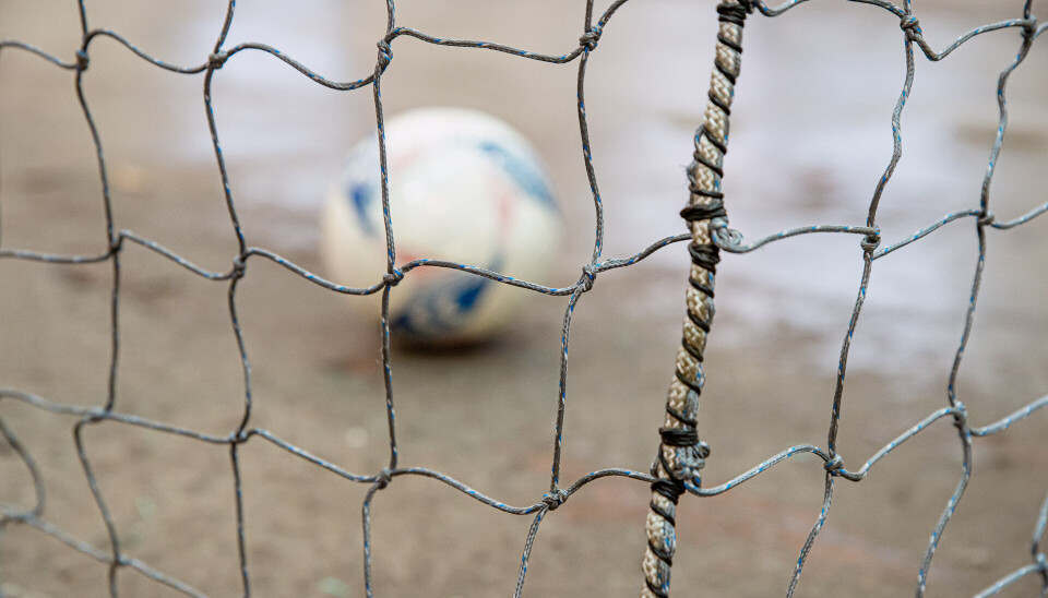 I NETTET: Nofir tar imot gamle fiskegarn, tau og opprettsnøter, får dem gjenvunnet til nylon og lager idrettsnett til foreninger, skoler og proffklubber.