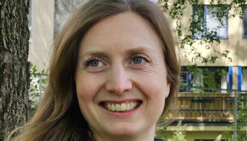 KLATRENDE ARBORIST PÅ TREKONTORET: Jenny Benum Lorange er fagutdannet arborist ved Fagskolen Vestland og har erfaring innen trepleie, dendrologi og trefysiologi. (Foto: Adian Lombardo)