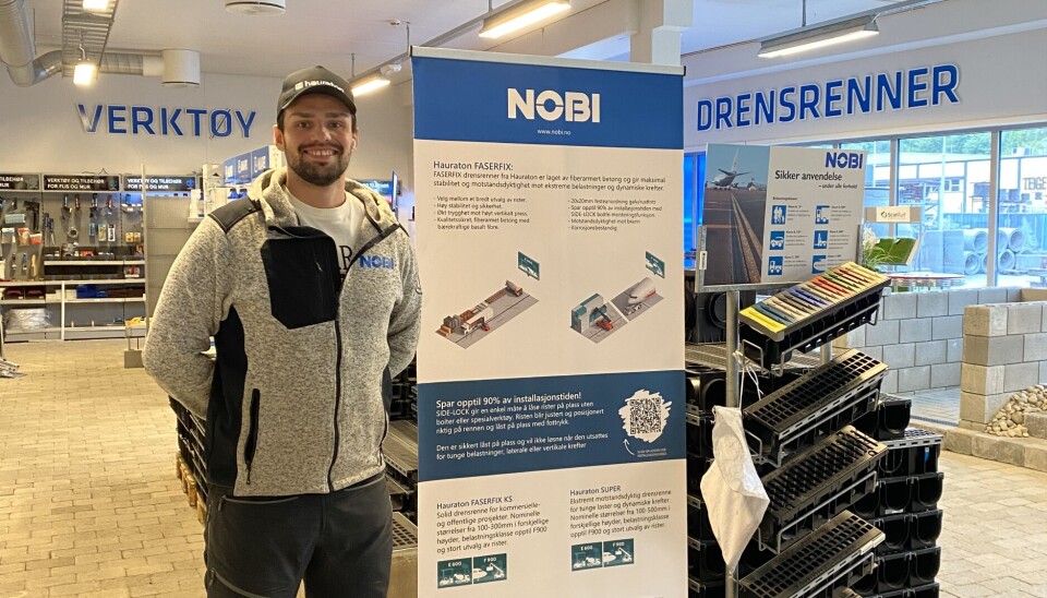 FRA FISK TIL BETONG: Peter Brox Bøe er klar for å selge drensrenner til det norske markedet.