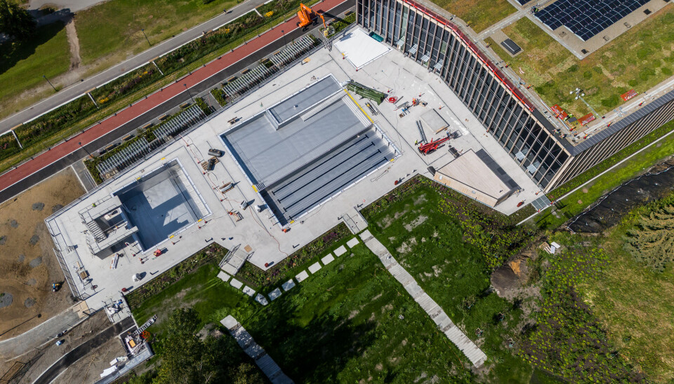 HELÅRSBASSENG: Utendørsbadet har multibasseng, helårsbasseng og stupebasseng med énmeter, tremeter og femmeter.