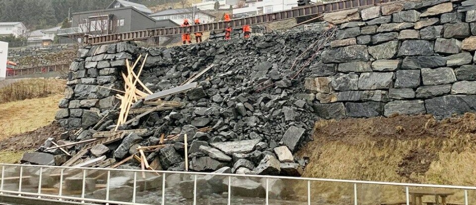 RESULTATET AV FEILBESTILLINGER: Så galt kan det gå når de som skal sette opp murene må forholde seg til beskrivelser 'hinsides all fornuft', ifølge Knut Dale som er initiativtaker til den nye veilederen. En ny standardoppskrift til byggherrer og entreprenører skal reise kjerringa - det vil si murene.