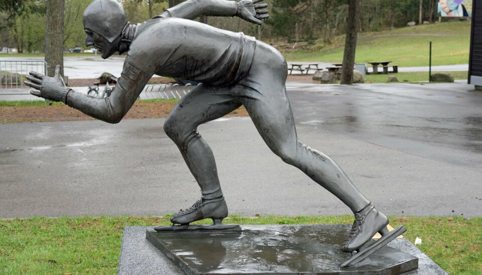 Vi brukte fire år på å få Fred til å si ja til den statuen, forteller Trond Mathisen. Spørsmålet om å kalle opp den tidligere Tønsberg Stadion etter ham, rørte Maier til tårer.