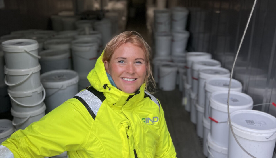 Siri Grønli på Ginds lager ved fabrikken i Sandnes, der produksjonen møter logistikken.
